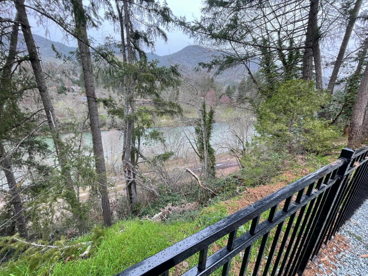 The River House Грантс Пас Екстериор снимка